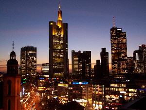 Skyline von Frankfurt bei Nacht